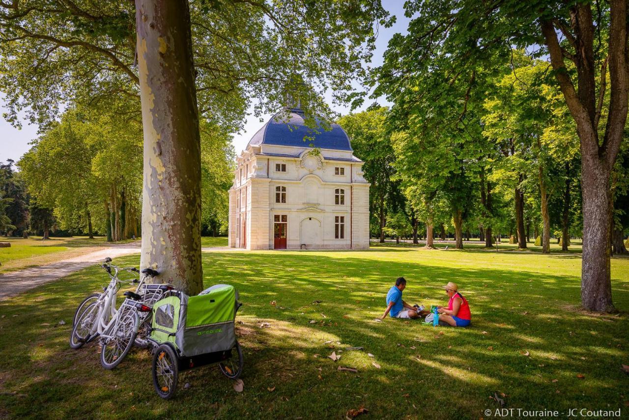 Gite Le Petit Puits A Ришельё Экстерьер фото